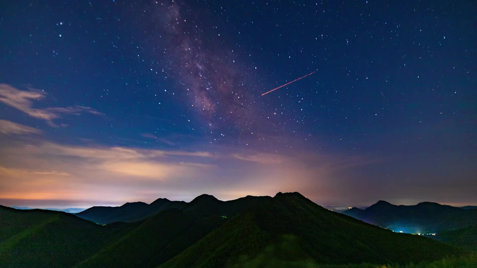 开云体育APP-包含城市夜空滑翔，飞越星空的极速体验的词条