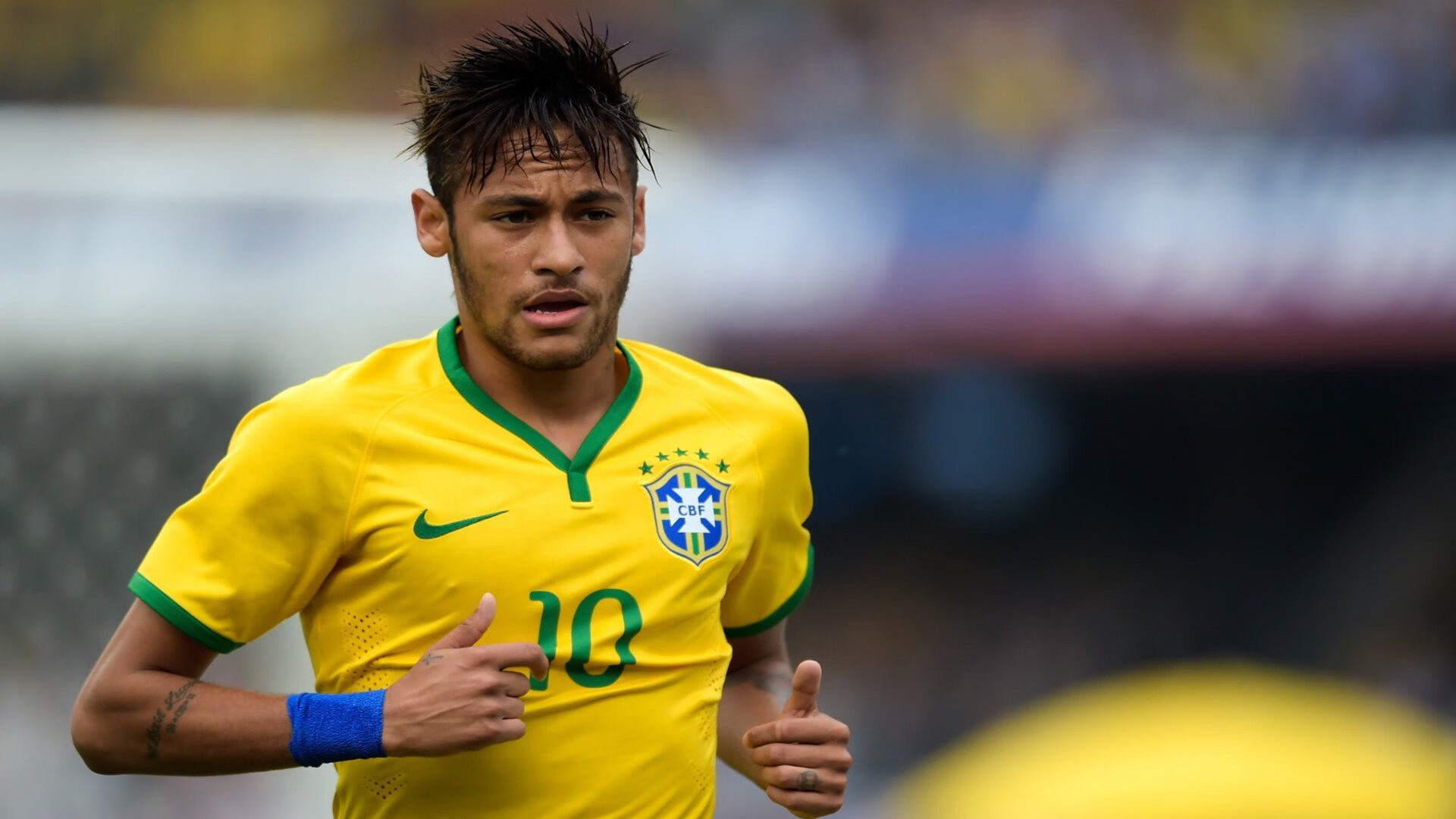 荷兰男足在预选赛中仅获4分，排名第三，荷兰男足近期战绩